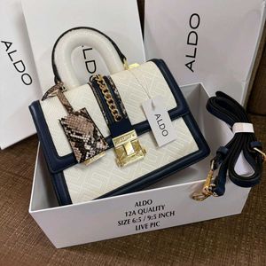 ALDOSIDE SLING WITH TOP HANDLE WD box