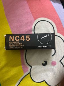 MAC Matchmaster SPF 15 Foundation NC45