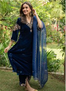 Vastra Official Elegant Navy Blue Velvet Kurta Set