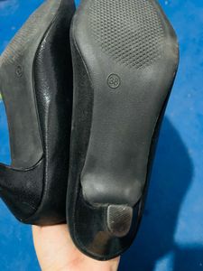 black comfy heels unused fixed price