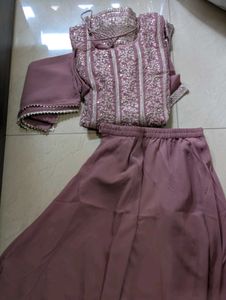 New with tag Embellished women Kurta Set