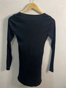 Classic Black V-Neck Long Sleeve Top