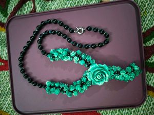 Trendy Floral Design Neckpiece For Women