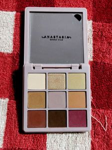 Anastasia Beverly Hills Eyeshadow palette