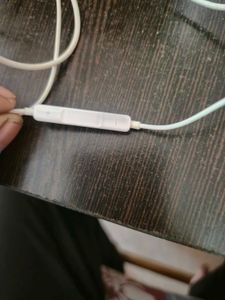 White USB-C Earbuds