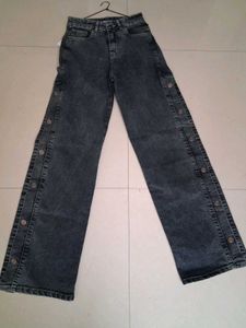 branded buttoned jeans