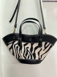 H&amp;M Stylish Zebra Print Handbag