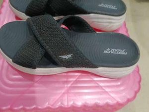 Red Tape Flow+ Black Criss-Cross Slides