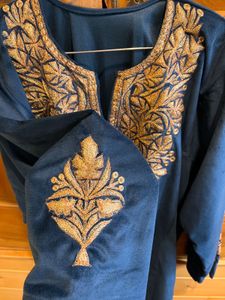 Elegant Blue Tilla Pheran