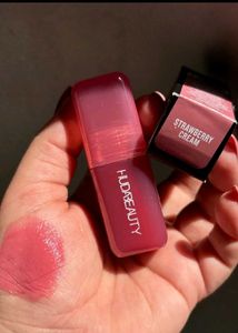 Huda Beauty filter blush strawberry cream