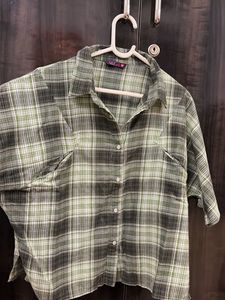 Green Plaid Button-Up Shirt size M/L