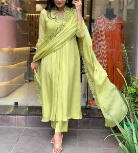 Yellow Embroidered Kurta Set💛
