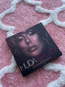 HUDA BEAUTY HIGHLIGHTER