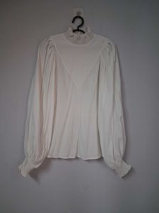 White balloon sleeves top