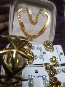 office wear minimal jewelleries