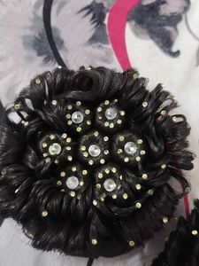 Sparkling Hair Bun Maker