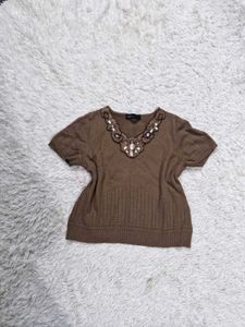 Brown half sweater with shinny stone