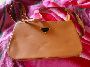 Chic Tan Handbag with Chain Strap