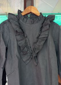 Chic Black Ruffled Top