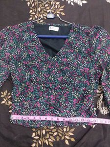 Floral Print Ruched V-Neck Top