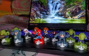kinder Joy spider action figure