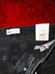 Zara High-Waisted Jeans