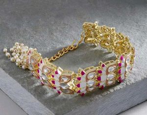 Elegant Gold-Tone Floral Bracelet