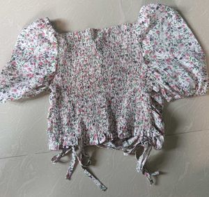 🇰🇷Floral Ruched Crop Top