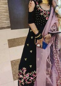 I'm Selling A Gorgeous Lehenga