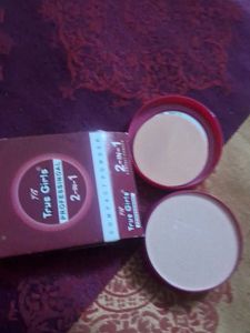 True Girls 2-in-1 Compact Powder