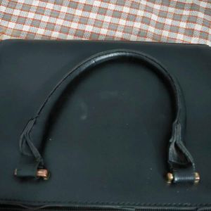 Chic Black Handbag