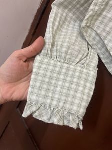 H&amp;M Blouse| size xs|brand new |Never worn