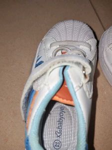 Cute White &amp; Blue Sneakers for Kids