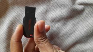 Cruzer Blade 64GB USB Drive