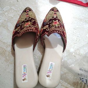 Embroidered Punjabi Jutti Style Mules