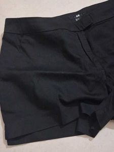 Black H&amp;M shorts