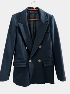 NAVY blue + gold buttons= old money perfection