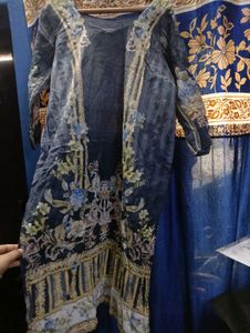 Graceful Pakistani Suit with Dupatta – Timeles