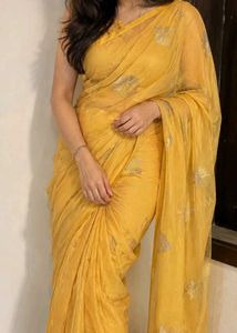 Elegant Yellow Saree with Leaf Motifs