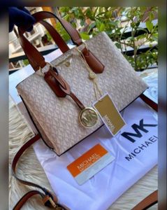 Michael Kors Signature Tote Bag