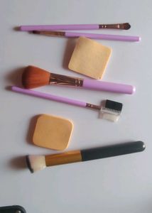 Makeup Brush Set + FREE sponges