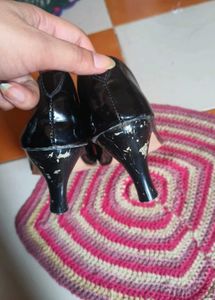 Elegant black heels 👠