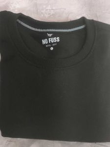 Black "NO FUSS" Crewneck Top