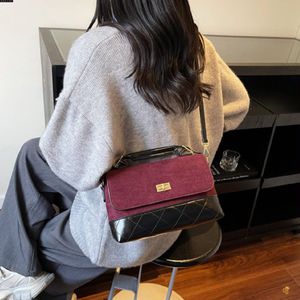 CHARLES &amp; KEITH Style