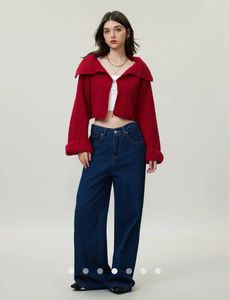 Chic Red Cropped Knit Cardigan