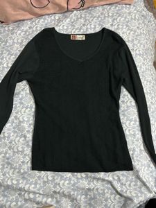 Classic Black V-Neck Long Sleeve Top