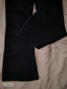 🖤 Trendy Black Flared Jeans 🖤