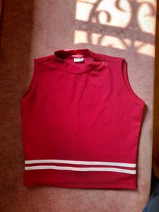 Red Sleeveless Crop Top