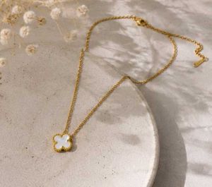 Elegant Clover Pendant Necklace