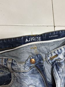 Distressed Blue Wash Jeans